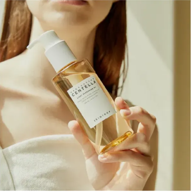 SKIN1004-MADAGASCAR CENTELLA-LIGHT CLEANSING OIL 200ML