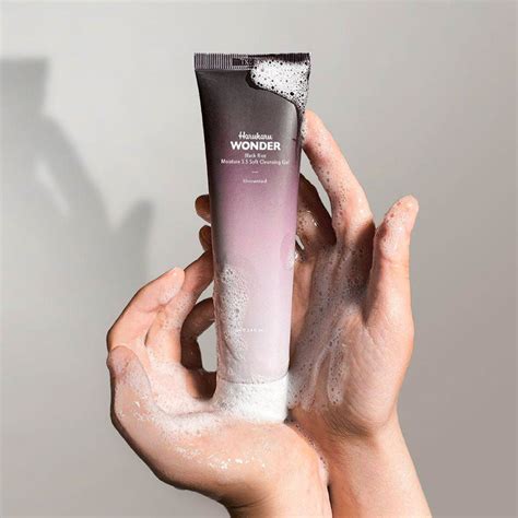 Haruharu Wonder- Gel Nettoyant Doux Hydratant au Riz Noir pH 5,5 100ml